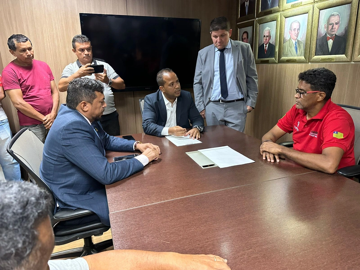 Enzo Samuel busca acordo com sindicato para encerrar greve do transporte