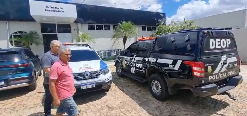 Estelionatário preso em Demerval Lobão é levado para a delegacia; veja o vídeo