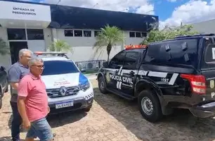 Estelionatário preso em Demerval Lobão é levado para a delegacia; veja o vídeo (Foto: Reprodução)