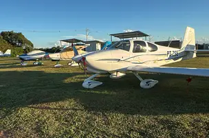 Evento 'e-Fly' reúne mais de 60 aeronaves em Altos e movimenta setor da aviação (Foto: James Rodrigues / Conecta Piauí)