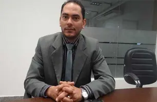 Ex-prefeito de Imperatriz, Assis Ramos, prende pastor acusado de matar esposa (Foto: Reprodução)