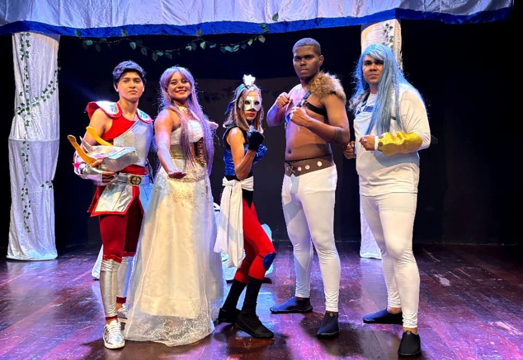 Fãs de Cavaleiros do Zodíaco deliram com show 'O Cavaleiro de Athena' em Floriano