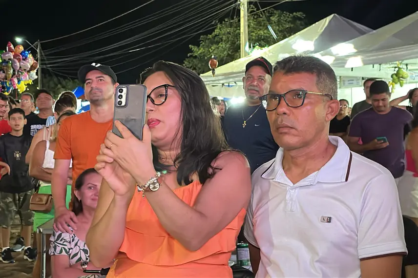 Festival Piripiri Humor & Arte inicia com grande público, risos e muita música