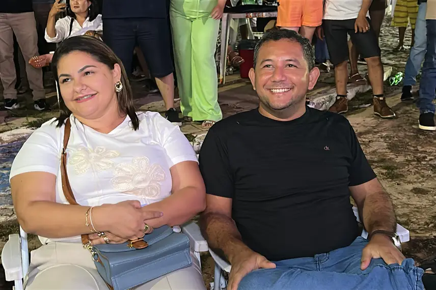Festival Piripiri Humor & Arte inicia com grande público, risos e muita música