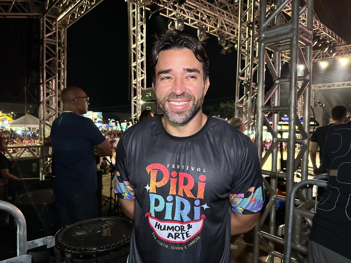 Festival Piripiri Humor & Arte inicia com grande público, risos e muita música