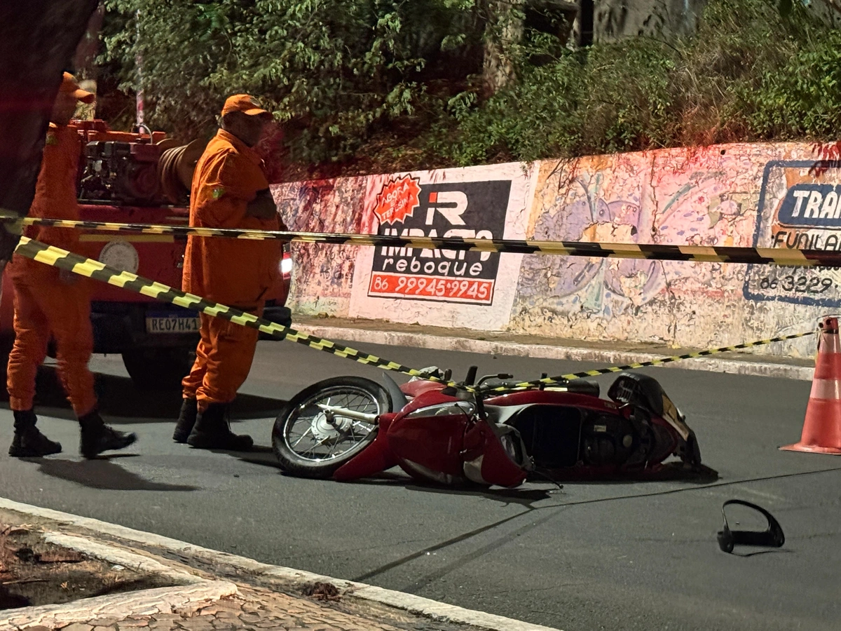 Jovem morre após perder controle de moto enquanto voltava do trabalho em Teresina