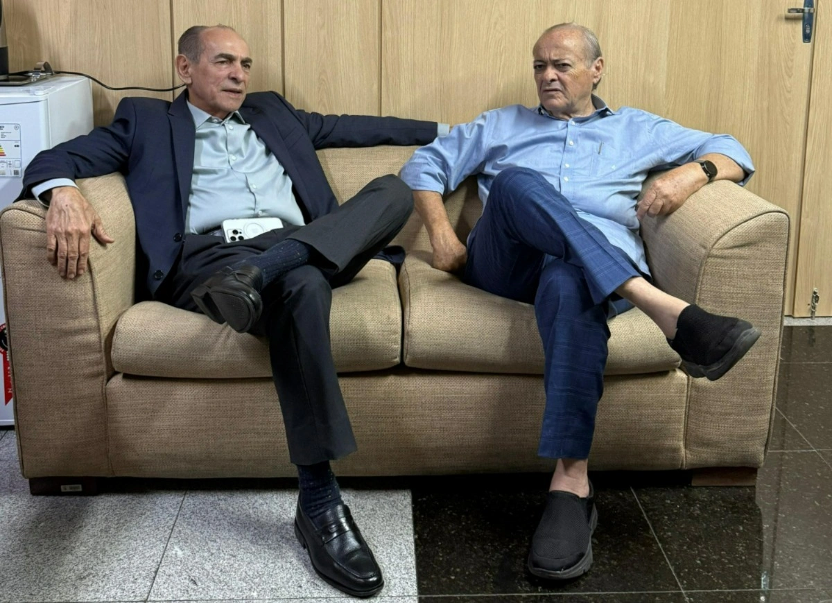 Marcelo Castro anuncia R$ 45 milhões para asfalto em reunião com Sílvio Mendes