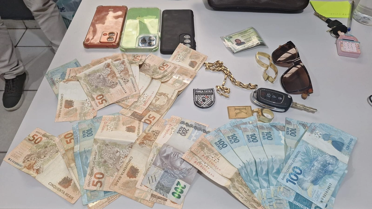 Material apreendido com o suspeito de furtos preso em Teresina