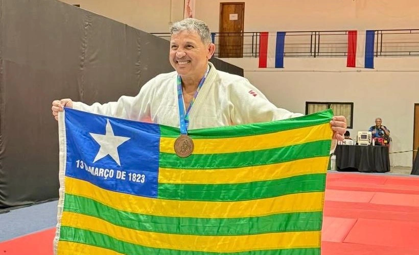 No Paraguai, Queiroz Filho conquista medalha e homenageia o pai, Abdias Queiroz