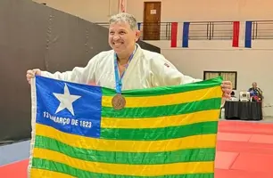 No Paraguai, Queiroz Filho conquista medalha e homenageia o pai, Abdias Queiroz (Foto: Reprodução)