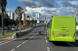 Ônibus em Teresina (Foto: Kassio Cavalcante/Conecta Piauí)