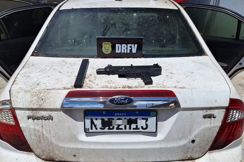 Polícia prende suspeito de roubo de veículos e apreende submetralhadora no Piauí