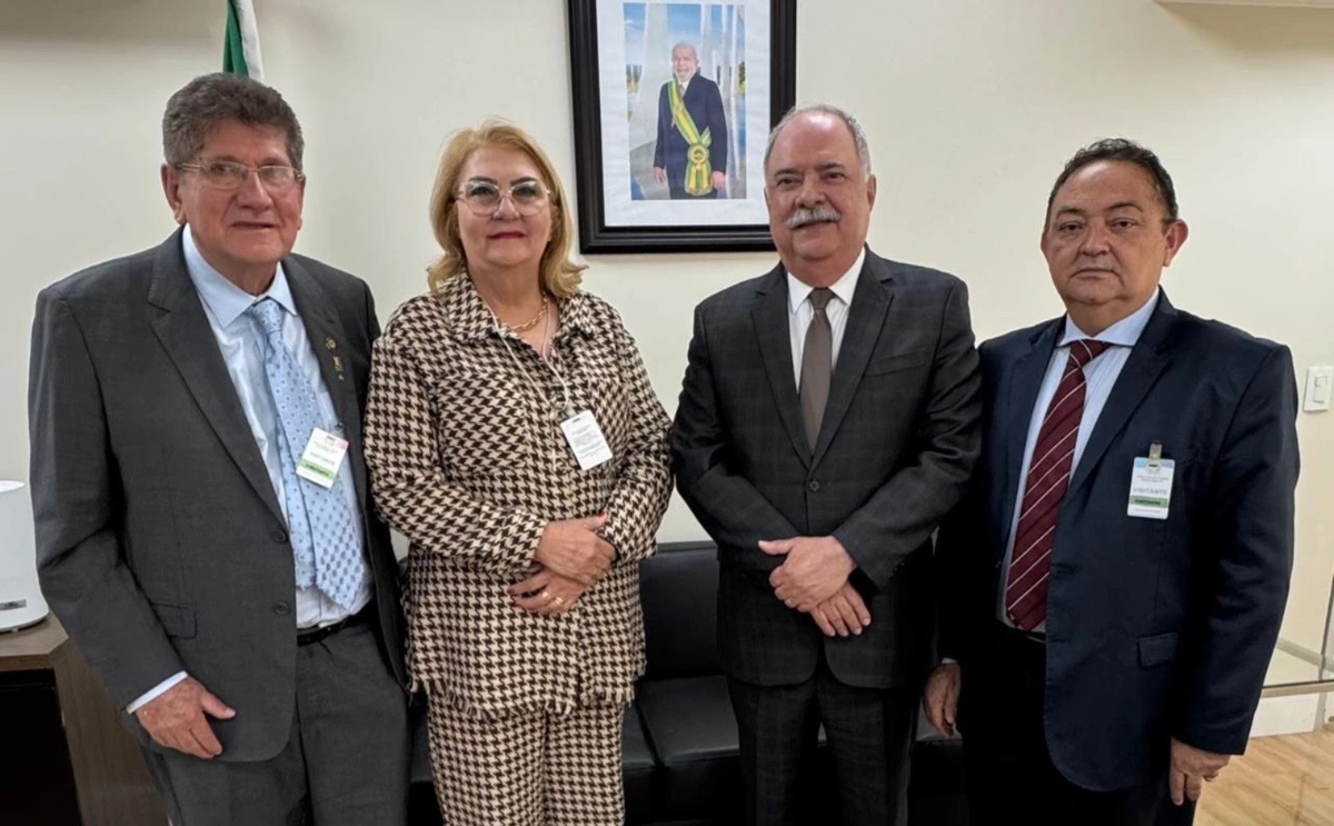 Prefeito de Alagoinha do Piauí busca ações do MDS em audiência com Osmar Júnior