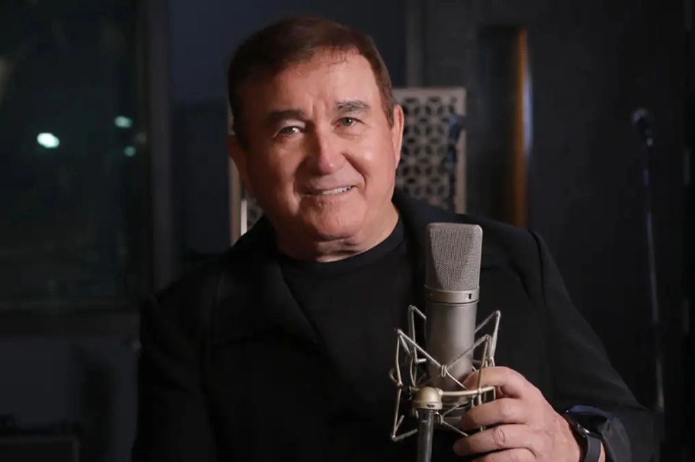 Prefeito de Palmeira do Piauí confirma show de Amado Batista no aniversário da cidade