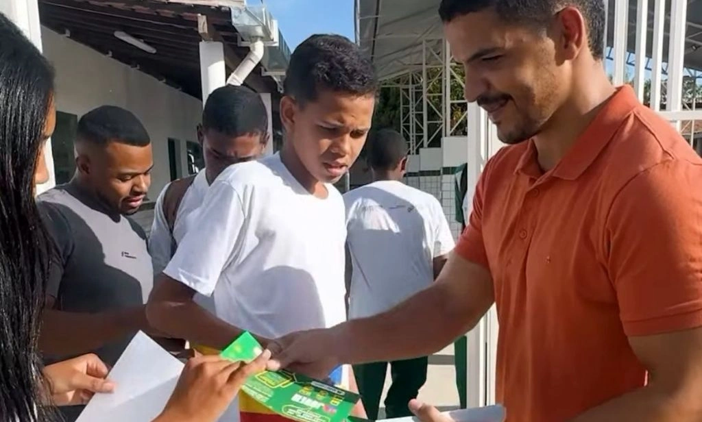 Prefeitura de Colônia do Piauí leva informações sobre o ID Jovem às escolas
