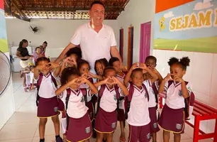 Prefeitura inicia entrega de fardamento para estudantes da rede municipal de São Raimundo (Foto: Reprodução)