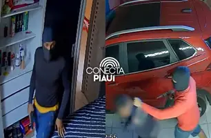 Quadrilha invade casa, faz reféns e realiza arrastão em Demerval Lobão (Foto: Reprodução)