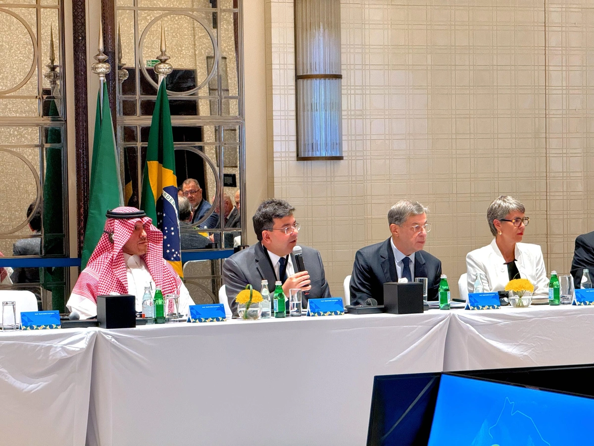 Rafael Fonteles apresenta potencial econômico do Nordeste na Arábia Saudita