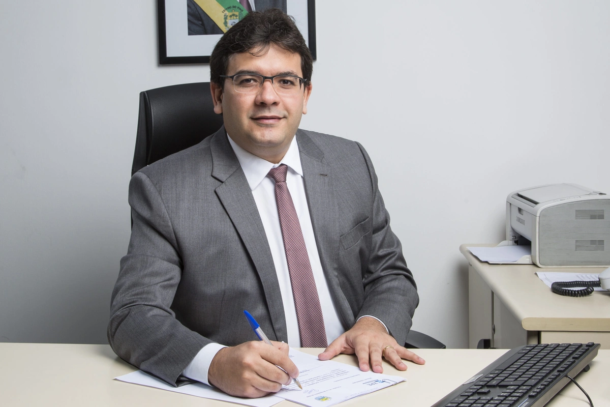 Rafael Fonteles nomeia novos peritos da Polícia Civil do Piauí nesta quinta