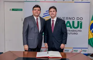 Rafael Fonteles transmite cargo de governador a Severo Eulálio para viagem a China (Foto: Gabriel Paulino)