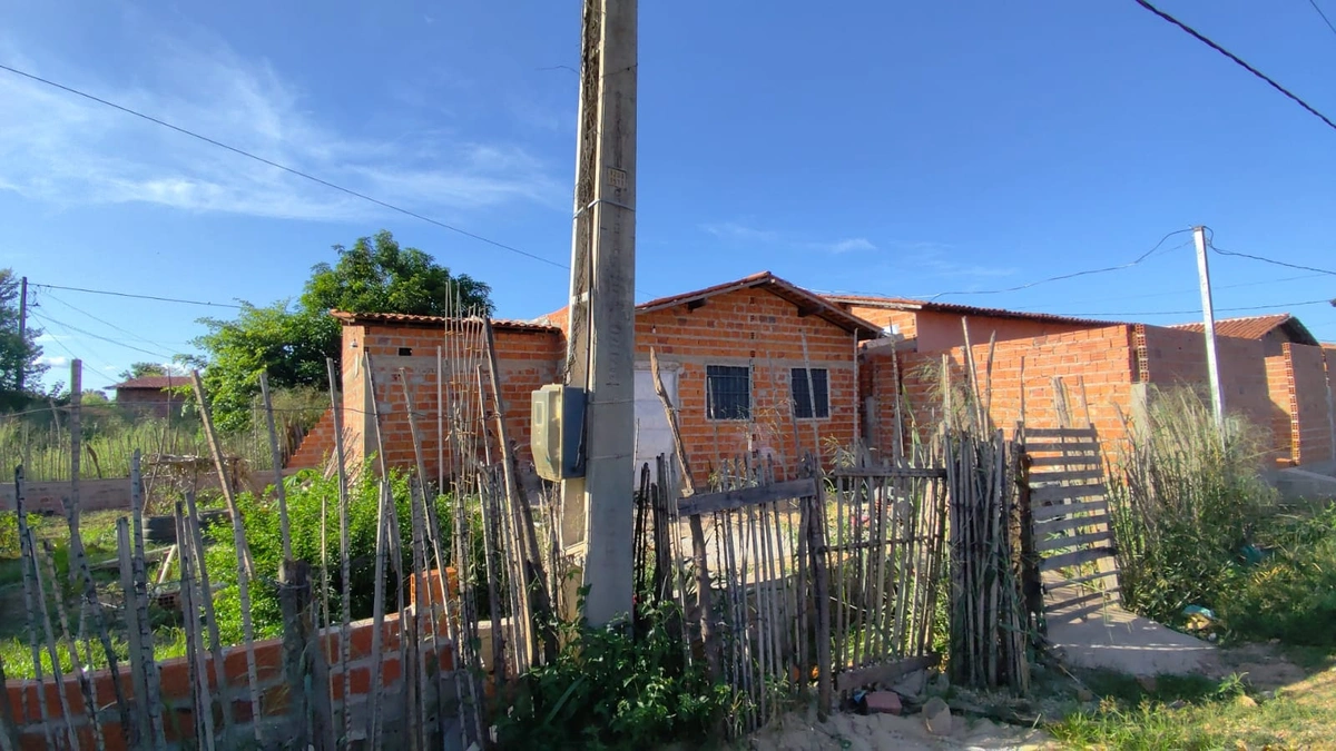Revoltados, moradores de residencial denunciam descaso da prefeitura em Teresina