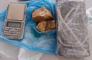 Rone prende dois suspeitos por tráfico de drogas no bairro Primavera, em Teresina (Foto: Divulgação/RONE)