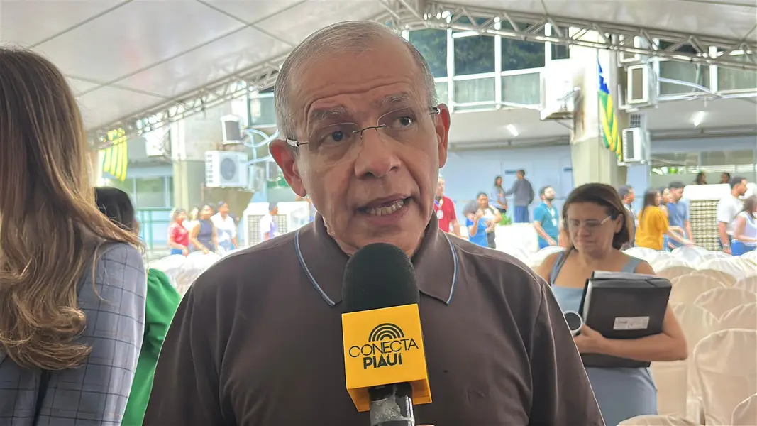 Secretário Washington Bandeira inaugura reforma da sede da Seduc