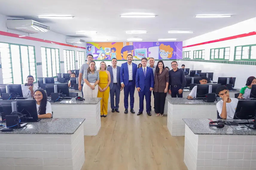 Severo Eulálio visita escola referência em educação integral no Piauí