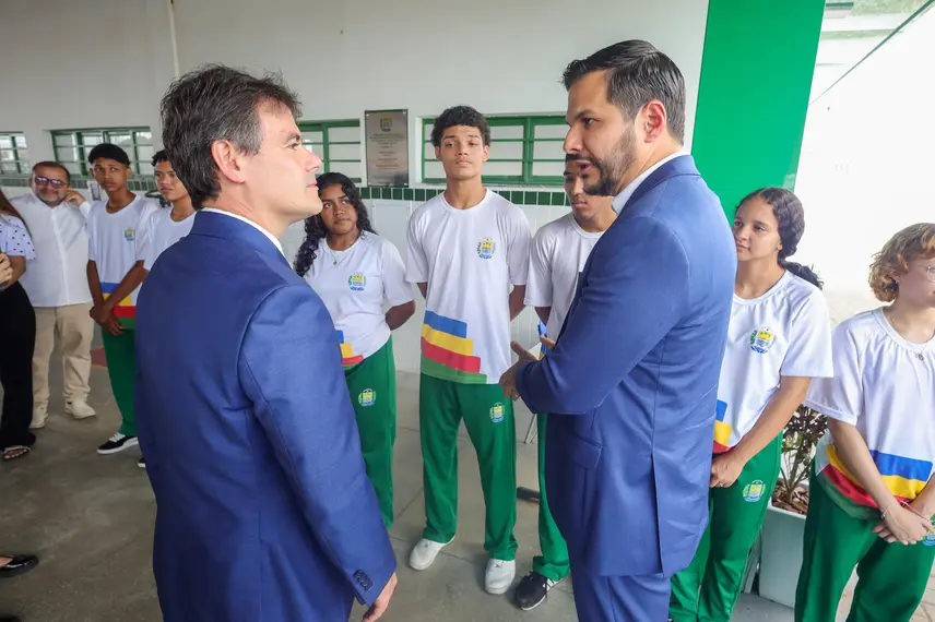 Severo Eulálio visita escola referência em educação integral no Piauí