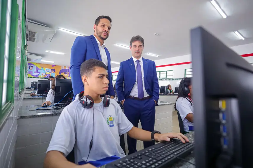 Severo Eulálio visita escola referência em educação integral no Piauí Severo Eulálio visita escola referência em educação integral no Piauí