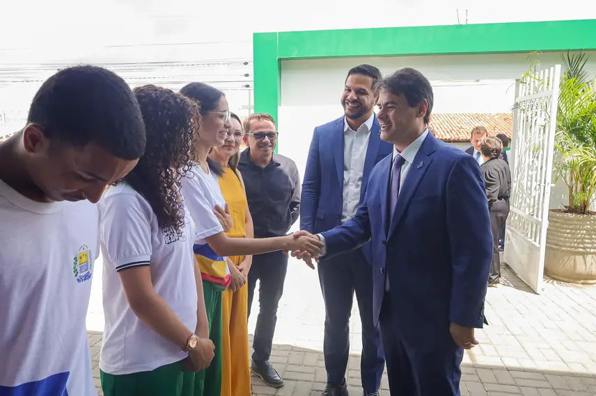 Severo Eulálio visita escola referência em educação integral no Piauí Severo Eulálio visita escola referência em educação integral no Piauí