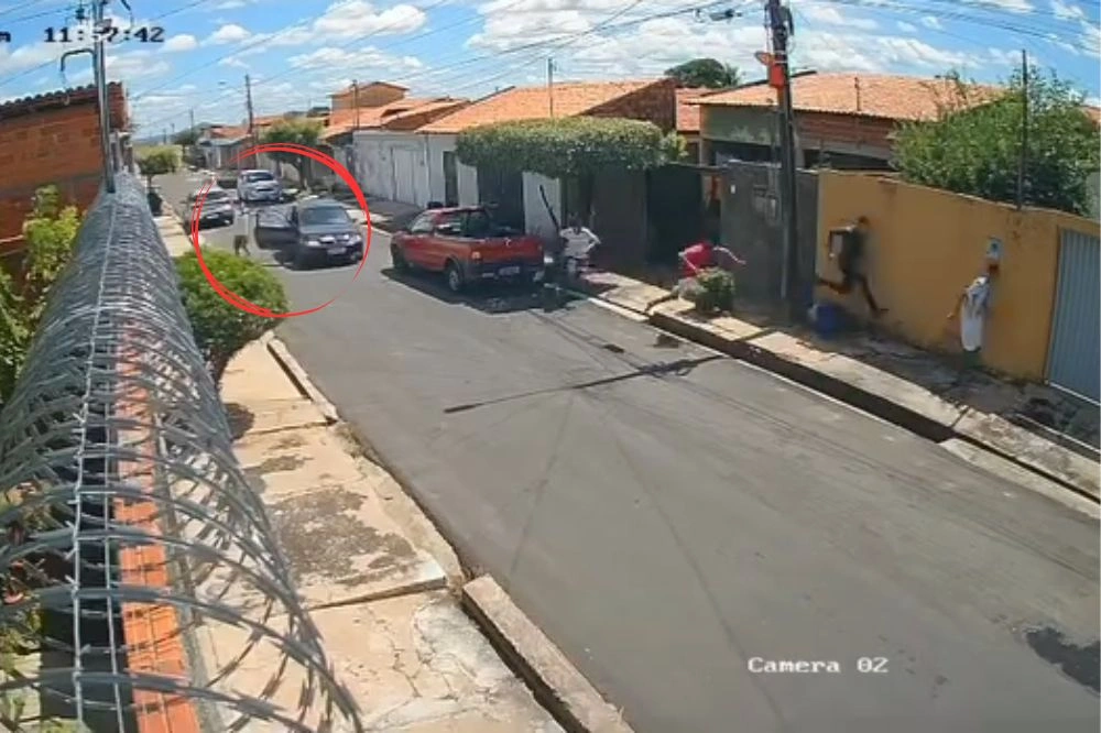 Vídeo mostra criminosos atirando contra jovens que empinavam pipas em Teresina
