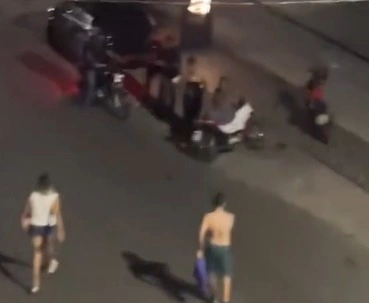 Vídeo mostra homem agredindo companheira em via pública de Floriano