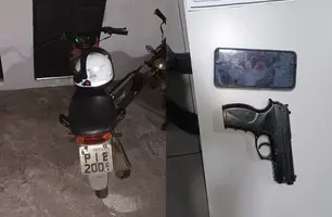 Adolescentes são apreendidos com moto roubada e simulacro de arma em Teresina (Foto: Divulgação/PMPI)