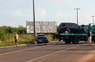 Colisão frontal entre dois carro deixa quatro feridos na entrada de Parnaíba (Foto: Reprodução)
