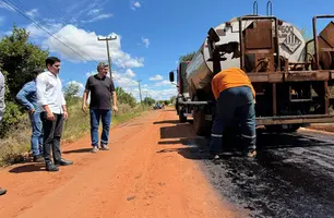 DER: Leo Sobral visita obras na cidade de Picos (Foto: Reprodução)