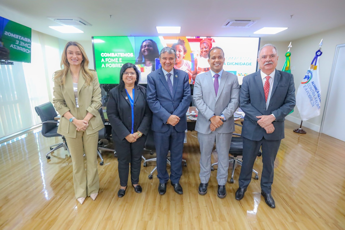 Enzo Samuel visita MDS e articula curso para cuidadores de idosos em Teresina