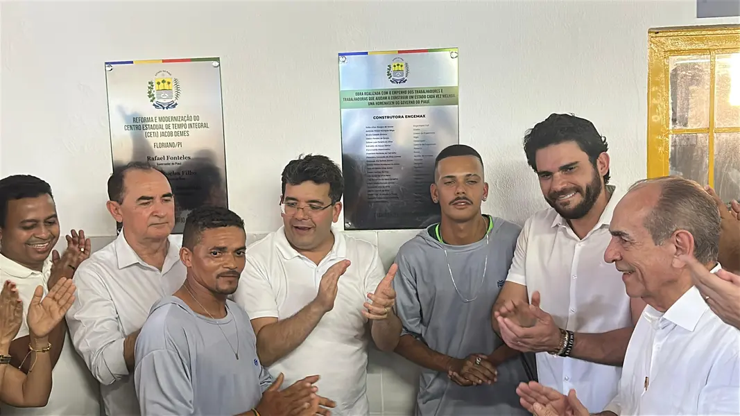 Governador entrega reforma do CETI Jacob Demes em Floriano com investimento de R$ 1,9 mi