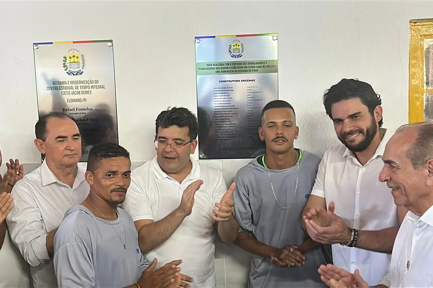 Governador entrega reforma do CETI Jacob Demes em Floriano com investimento de R$ 1,9 mi