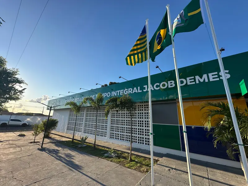 Governador entrega reforma do CETI Jacob Demes em Floriano com investimento de R$ 1,9 mi