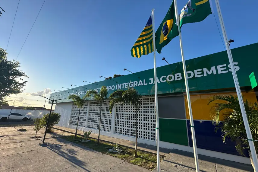 Governador entrega reforma do CETI Jacob Demes em Floriano com investimento de R$ 1,9 mi