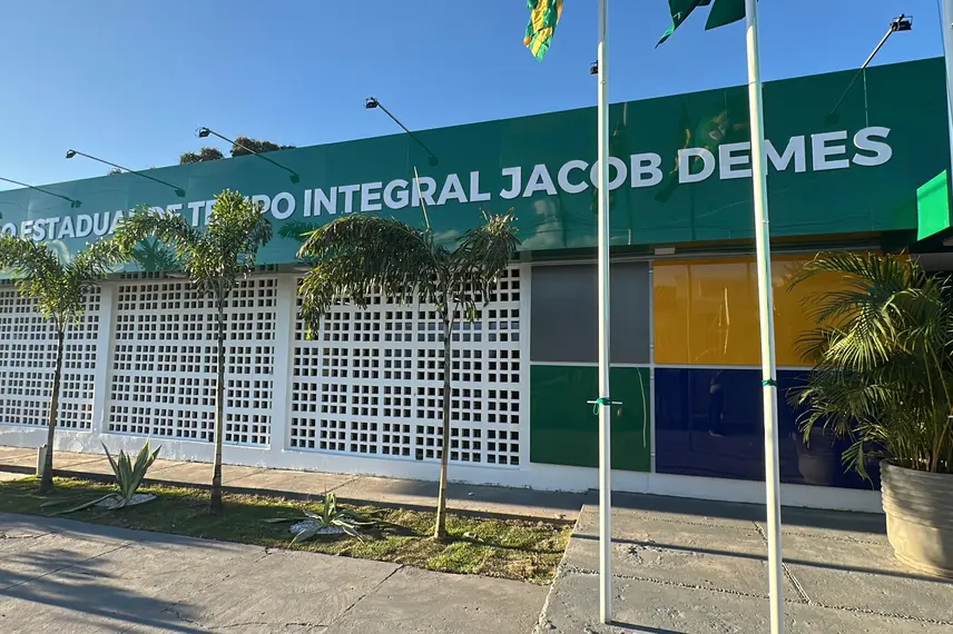 Governador entrega reforma do CETI Jacob Demes em Floriano com investimento de R$ 1,9 mi