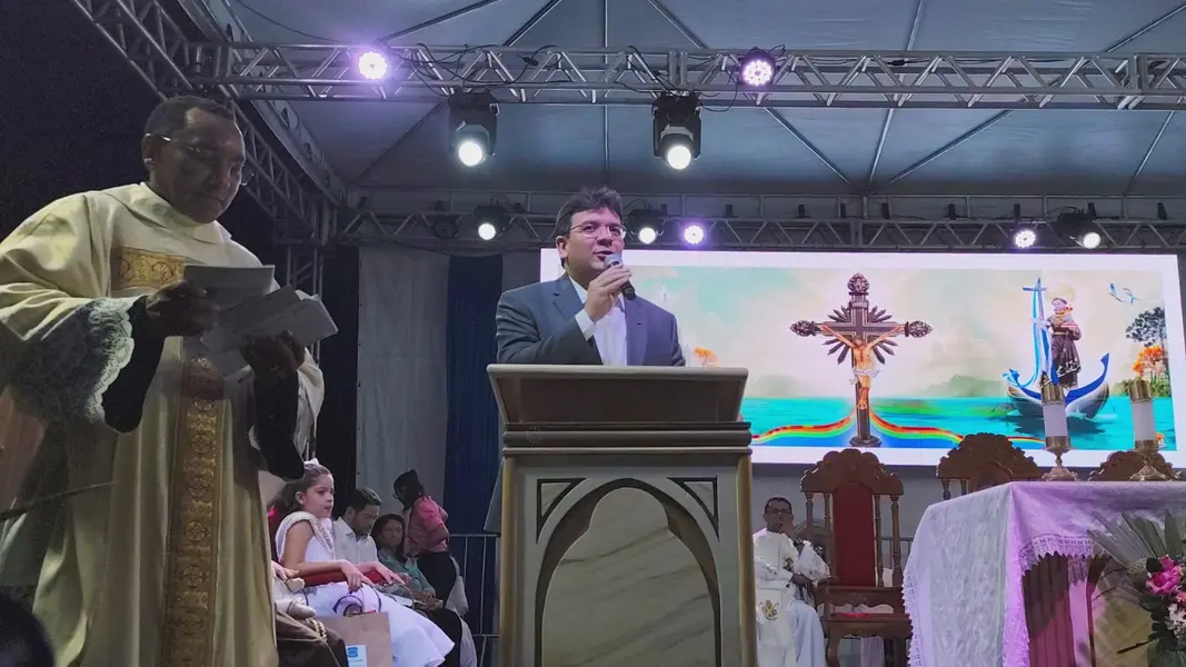 Governador participa da 9ª noite dos festejos de Santo Antônio em Campo Maior