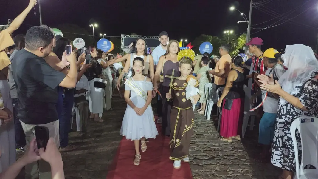 Governador participa da 9ª noite dos festejos de Santo Antônio em Campo Maior