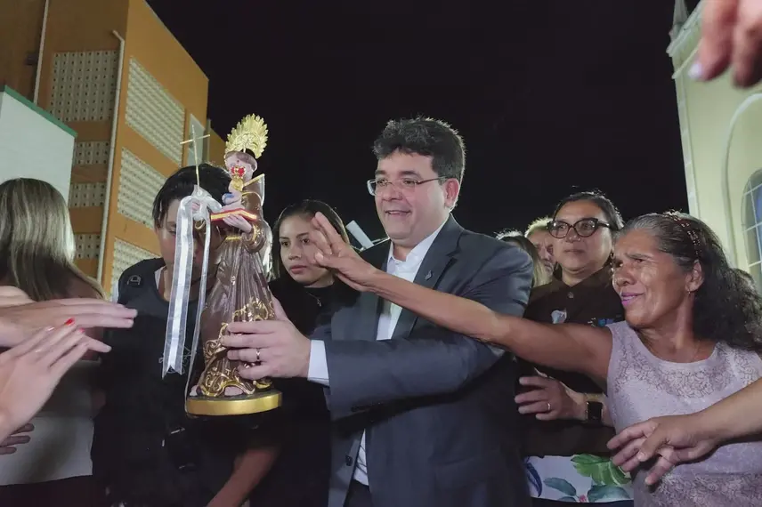 Governador participa da 9ª noite dos festejos de Santo Antônio em Campo Maior