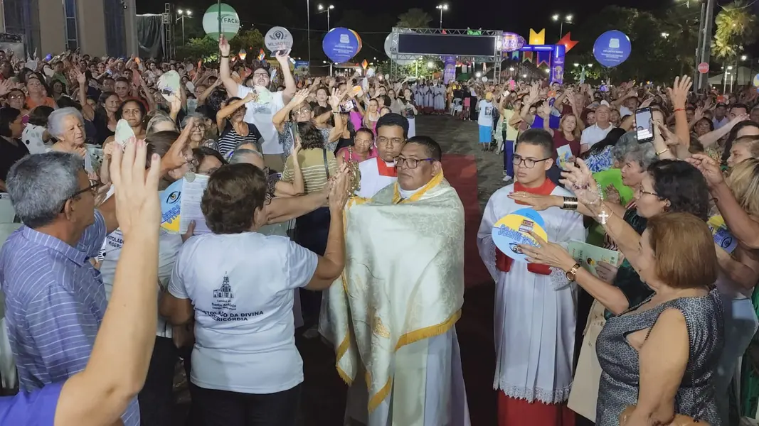 Governador participa da 9ª noite dos festejos de Santo Antônio em Campo Maior