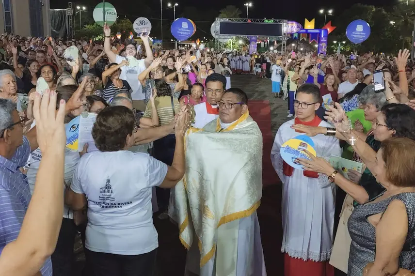 Governador participa da 9ª noite dos festejos de Santo Antônio em Campo Maior