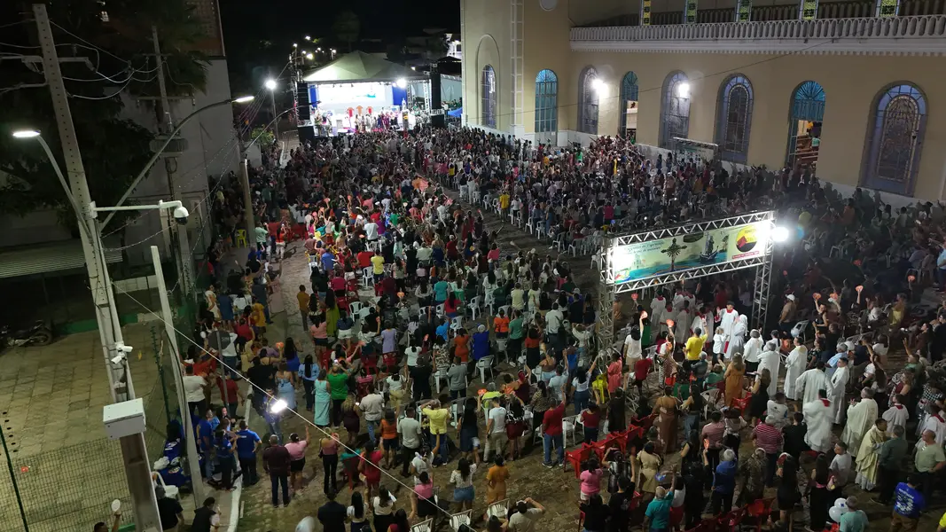 Governador participa da 9ª noite dos festejos de Santo Antônio em Campo Maior
