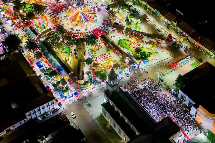 Governador participa da 9ª noite dos festejos de Santo Antônio em Campo Maior