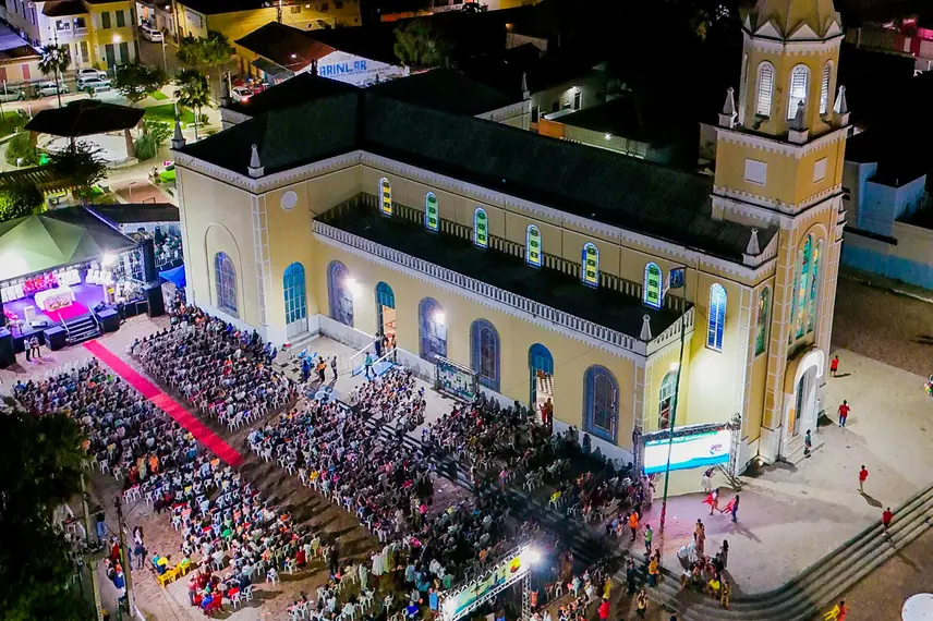 Governador participa da 9ª noite dos festejos de Santo Antônio em Campo Maior